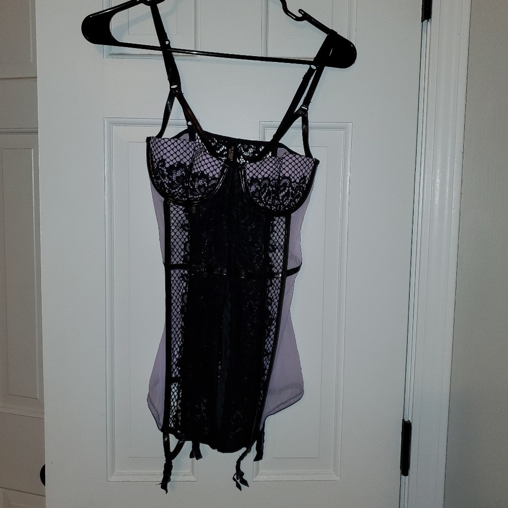 Victoria's Secret 34B Merrywidow Corset w/Garters